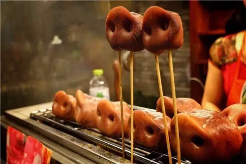 成都宽窄巷子景区特色,成都宽窄巷子有哪些小吃城