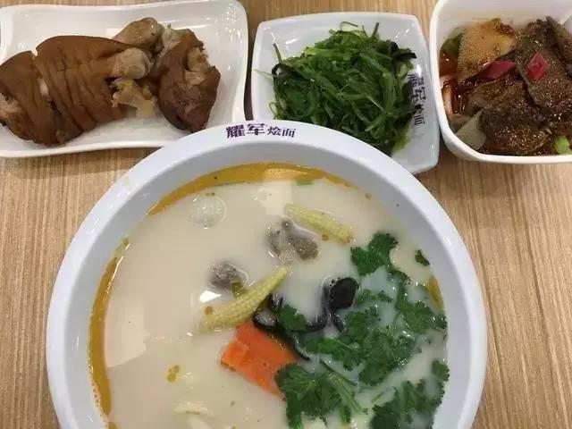 广州人均几十元吃到扶墙走的火锅,人均不到20就能吃撑的老店铺