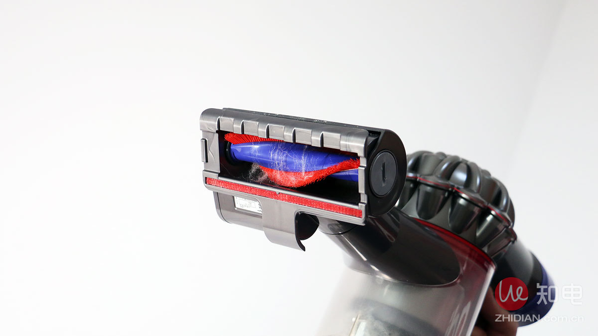 戴森无绳吸尘器v8怎样清洗,戴森吸尘器v8垃圾盒怎么拿下来