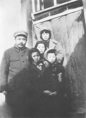 任弼时长女忆父亲：第一个倒下的开国领袖