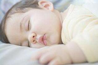 小孩头部出汗跟后背出汗有啥区别,孩子晚上睡觉头出汗怎么回事