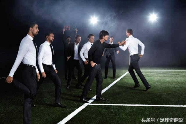 当足球运动员穿上西装堪比男模,足球队的穿西装的谁最帅气