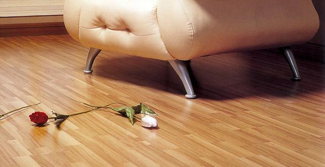 实木地板如何翻新及价格,实木地板翻新可以换颜色吗