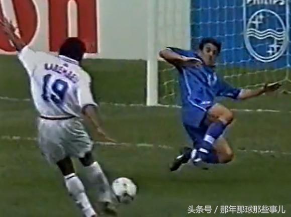 两届世界杯踢丢点球巴乔扼腕痛惜,98年世界杯法国vs意大利点球大战