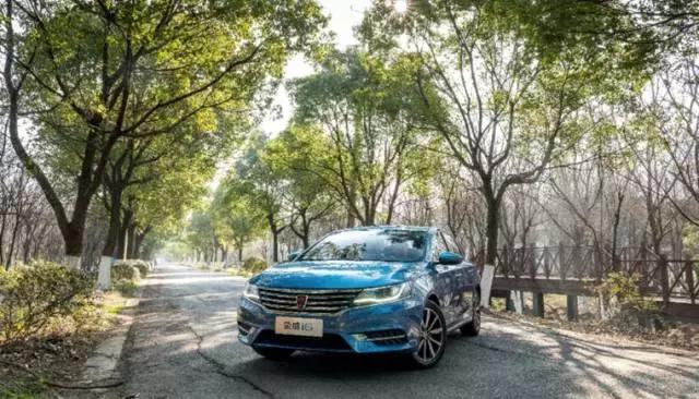 荣威i6建议买吗,试驾荣威ei6旗舰版