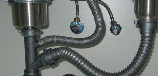 菜盆地漏堵塞最快的疏通方法,厕所堵了在家怎么补救