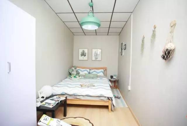 外国小鲜肉只花400元竟然租到了北京二环的房子,然而刚拿到房子的瞬间却差点哭了出来