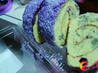 沃尔玛买的蓝莓蛋糕在冰箱放了一夜第二天拿出来发霉了