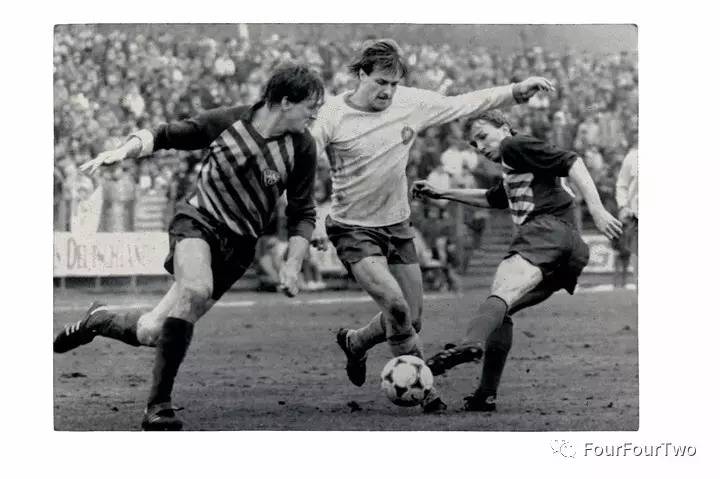 德意志足球最黑暗的年代,东德和西德合并后的足球比赛