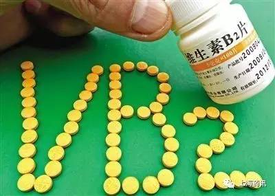 服药期间大便发黑是什么原因,吃药时小便颜色变黄是怎么回事