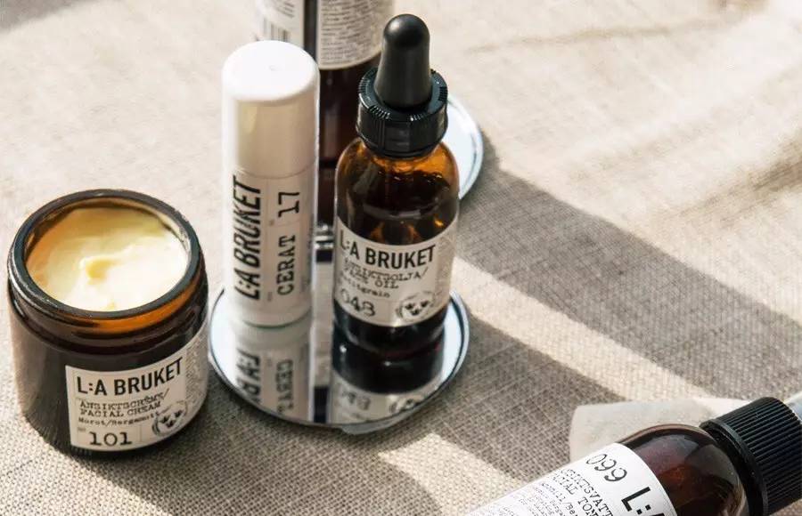 10款颜值爆表的有机天然小众润唇膏~不过百元，就能彻底滋润你，男票也能放心吃了！