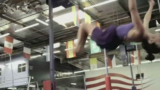 濂冲瓙鐜╁悗绌虹炕鎰忓韬骸,濂冲瓙鐜╁悗绌虹炕鎰忓鎽斾笅灞卞礀鍚庣画