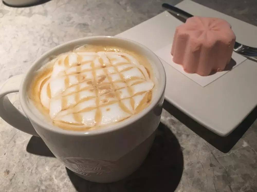 星巴克樱花系列杯子2022,樱花礼盒星巴克