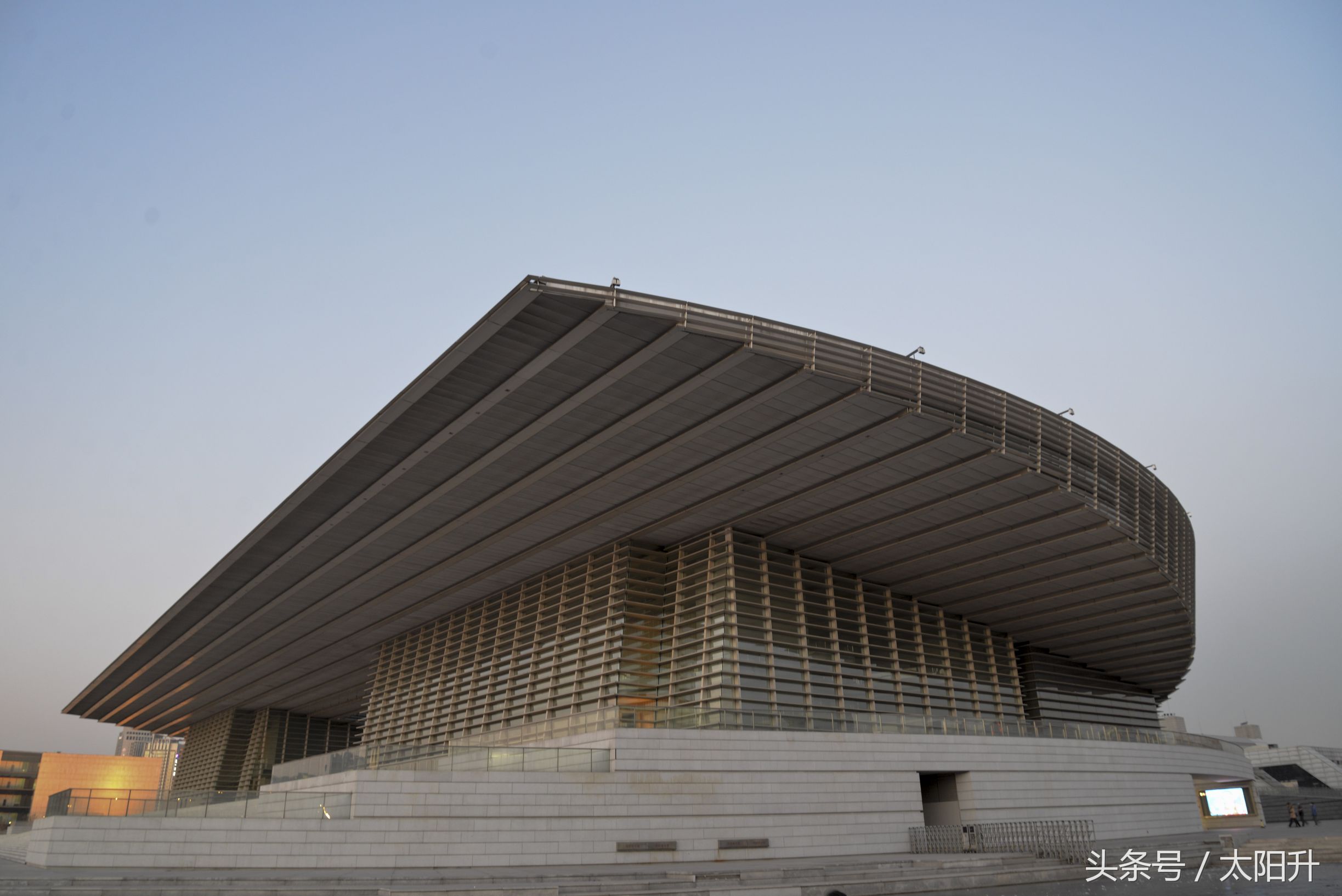 天津文化中心银河夜景,天津文化中心银河广场