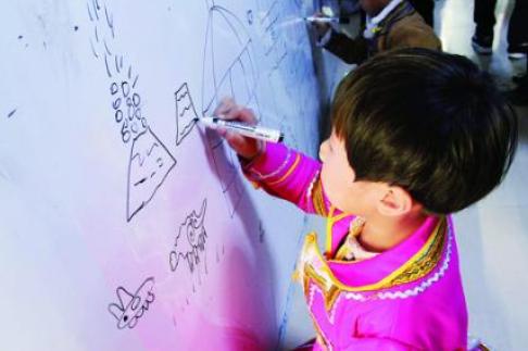 墙上油烟污渍怎么去除,墙上有彩笔污渍怎么去除