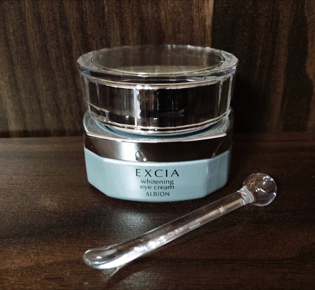 吃土的眼霜推荐,吃土也要买的眼霜雅诗兰黛文案