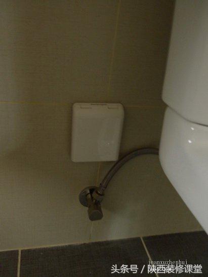 带天井的木头老房子,60平老房子一楼带院子