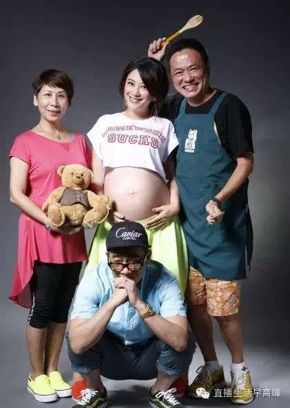 王宝强全家福,王宝强晒全家福