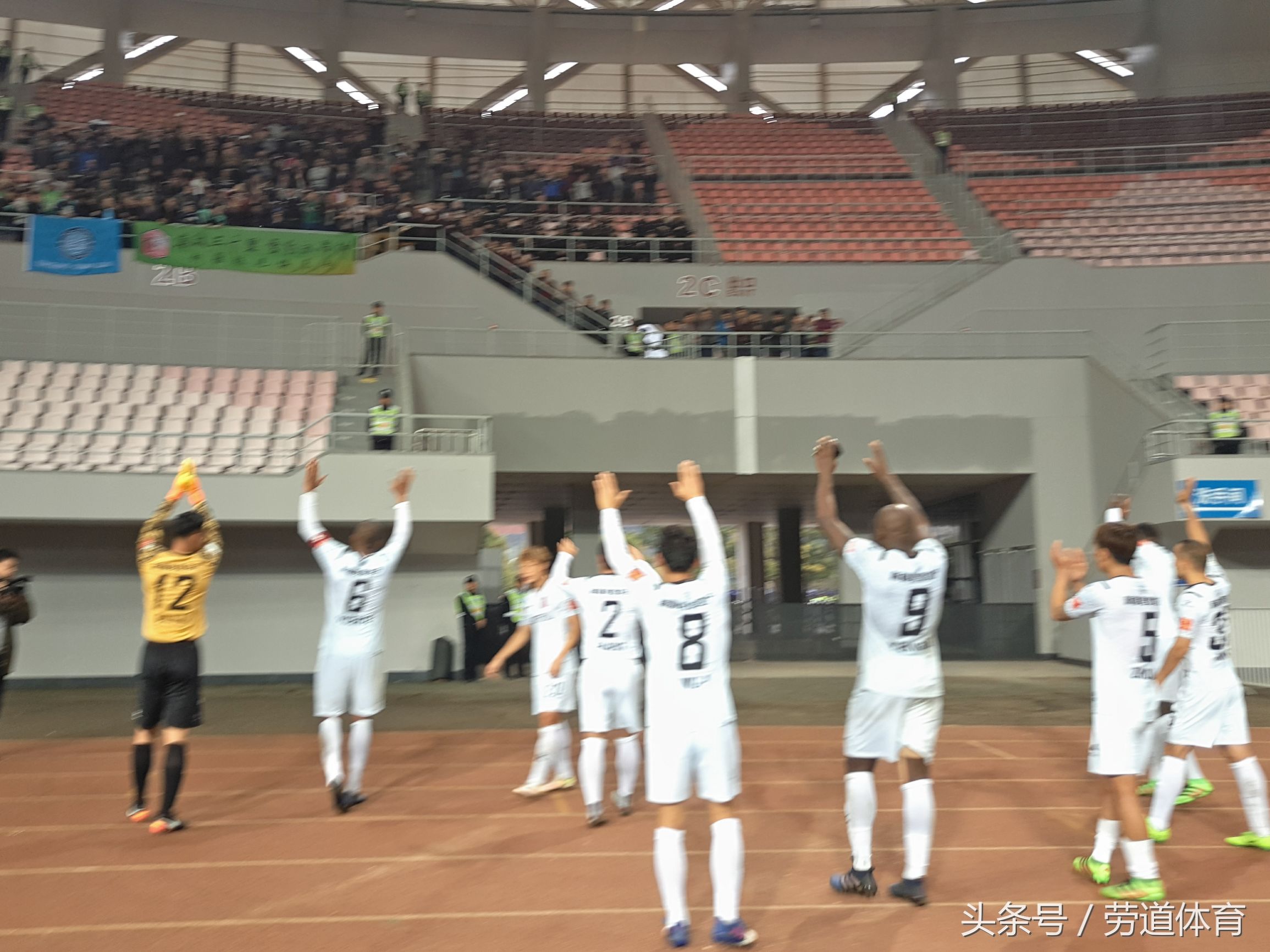 *疆新**球迷再一次证明了，在中国没有*疆新**的客场！