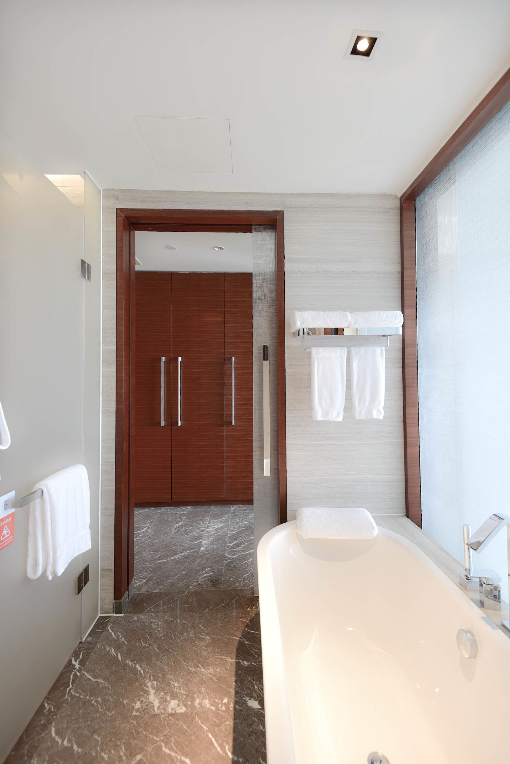 那片天空那片海这里的美人鱼不会游泳