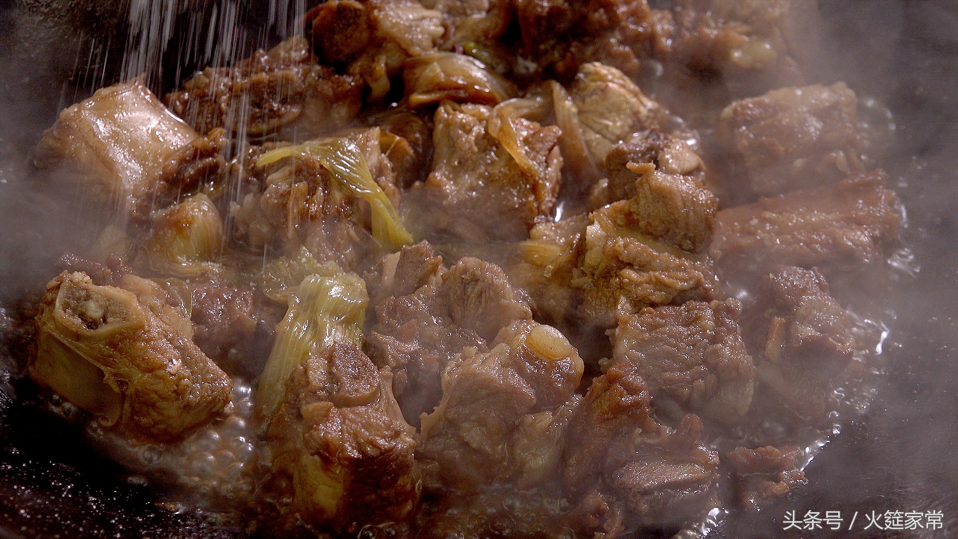 这样烧排骨,好吃的同时彻底解决糊锅的问题