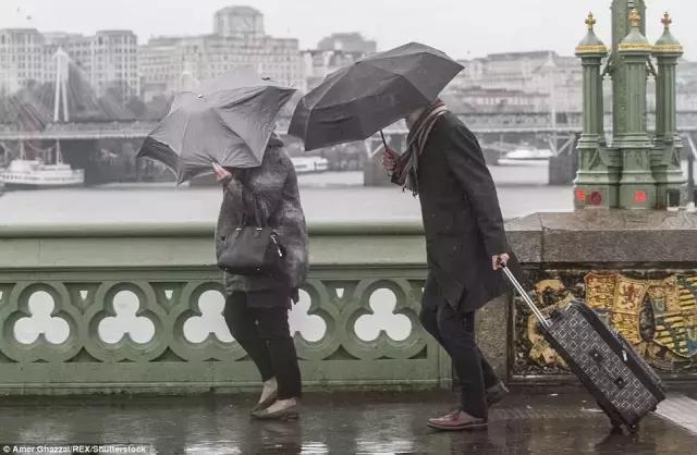 “杀人”狂风Doris席卷英国！结果又被腐国人民玩坏了……