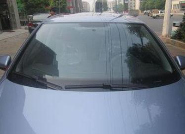 玻璃贴膜贴外面好还是里面好,汽车贴膜是贴在玻璃里面还是外面