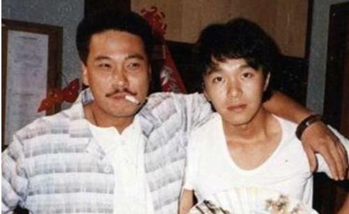 64岁吴孟达近照,暴瘦,遗嘱已立好,儿子稳重帅气