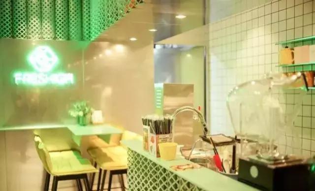 瓶瓶罐罐已经没法满足我了，快带我去喝果汁！要求：颜好味道棒！