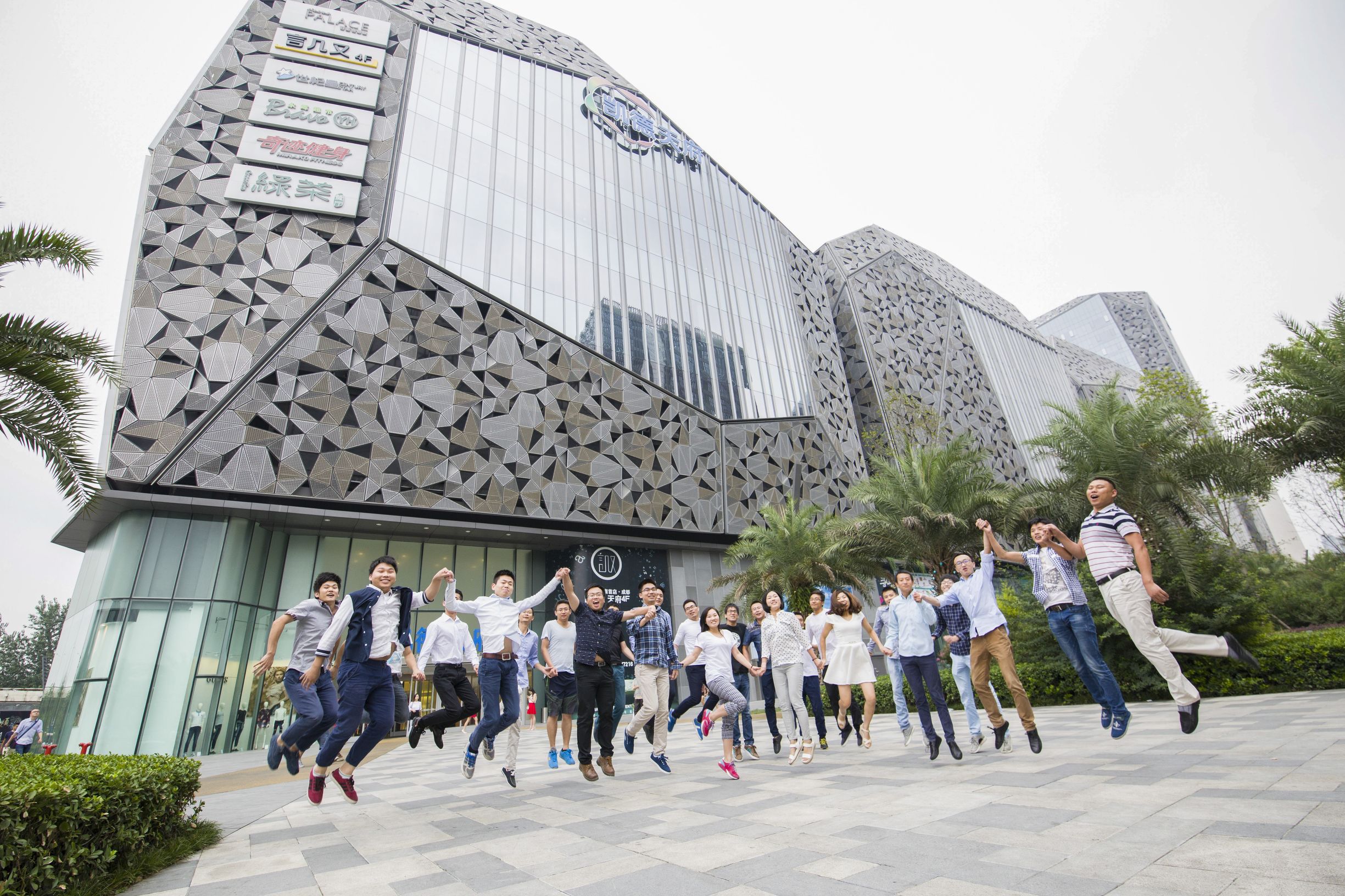 她“撬动”千万移动数据，为金融机构提供风控支撑，获千万投资