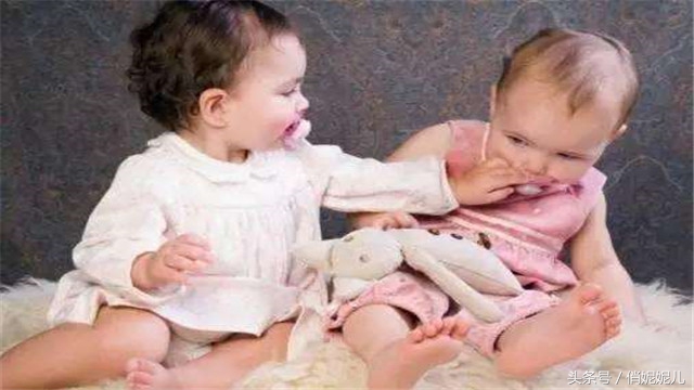 孩子外面总是打人推人咬人怎么办,一岁孩子打人咬人的正确引导