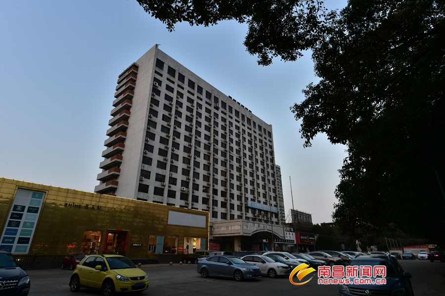 姹熻タ姝e湪绛瑰鐨勪簲鏄熺骇閰掑簵,姹熻タ绗竴瀹朵簲鏄熺骇閰掑簵