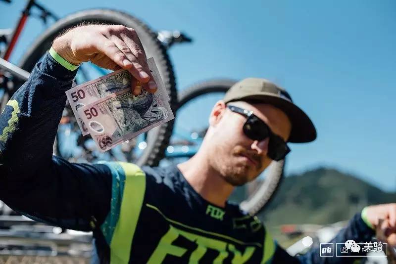 老鸟入门教程视频,分享新手选车攻略