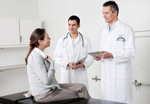 不同部位引起腹痛的原因有哪些,老年女性腹痛考虑哪些疾病