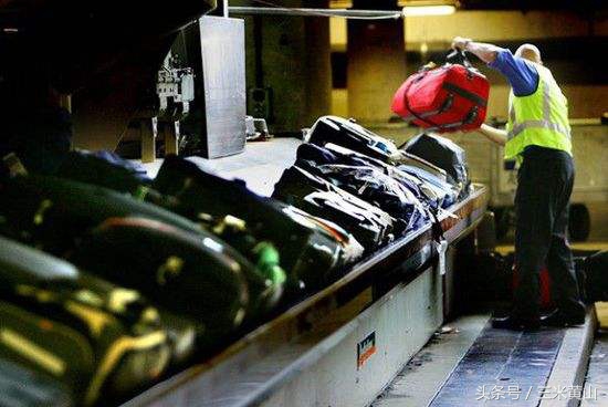 飞机上有哪几种舱位,飞机上的舱位各有什么区别