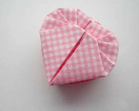 组合心形礼品盒折纸图解教程,心形折纸收纳盒教程简单