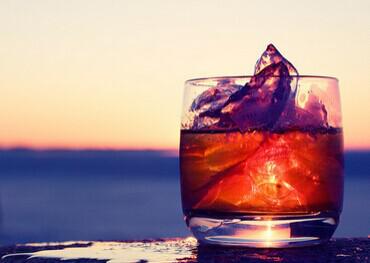 孕妇能不能喝碳酸饮料雪碧,孕后期喝碳酸饮料对胎儿有何影响