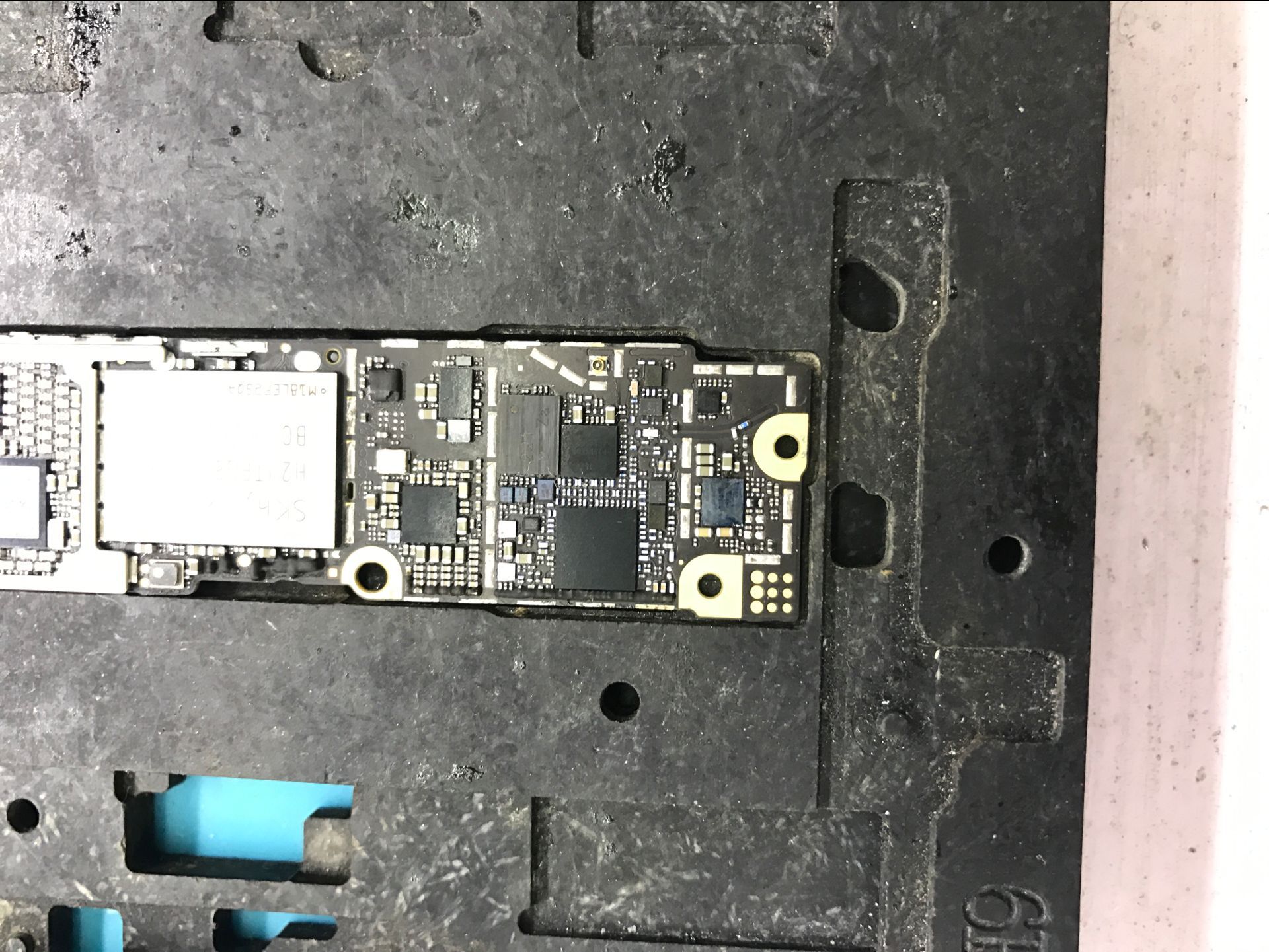 苹果6p充电口接触不好怎么办,苹果6p充电接口坏了怎么维修