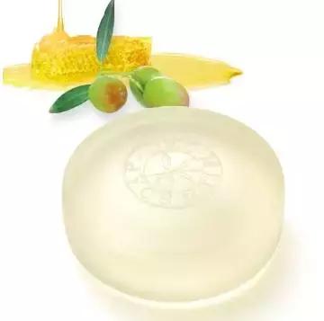 洗面奶跟洁面皂哪个好用些,洗面奶和洁面皂哪个比较好用