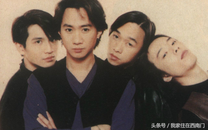 戴上耳机聆听世界歌词,戴上耳机倾听世界