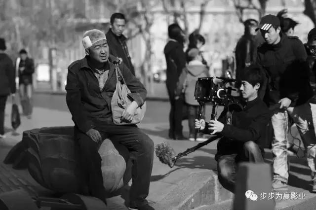 请问，走一趟迈阿密国际电影节红毯一共需要多少步？