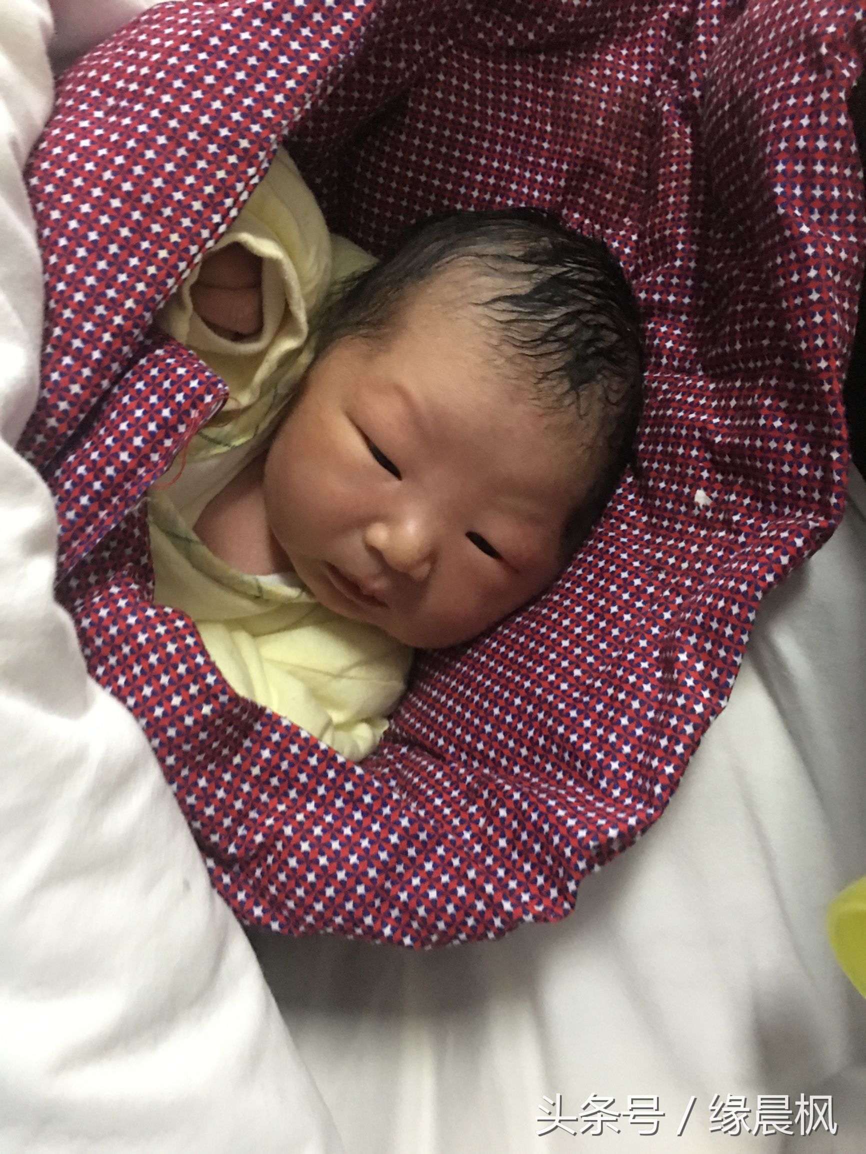新生婴儿哭闹的原因和安抚的方法,新生婴儿哭闹正确安抚方法
