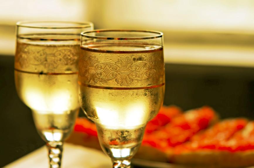 酒后喝浓茶对肾的伤害能自愈吗,喝酒了喝茶能解酒还能查出酒驾吗