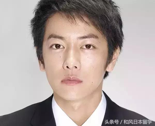 佐藤健生活中究竟是个什么样的人,佐藤健被评为最想拥有的容貌之一