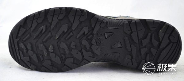 你从不注意的鞋底花纹，却成了乔丹科比封神的“秘密”