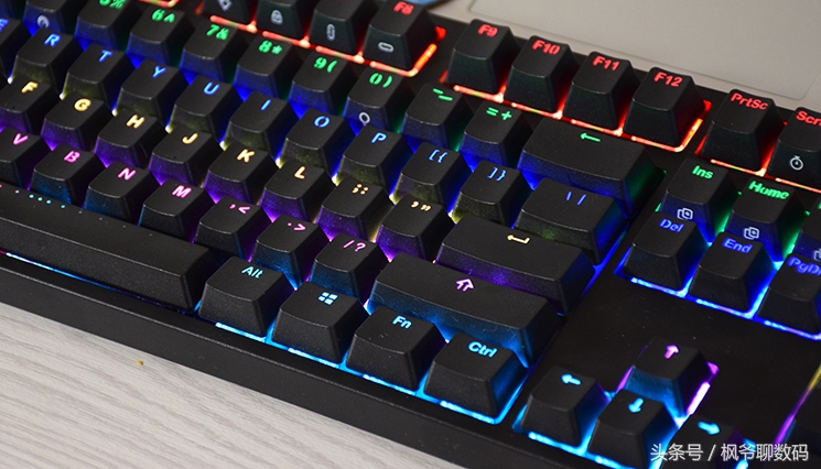 机械键盘轴体针脚都是通用的吗,机械键盘空格键用什么轴体最舒服