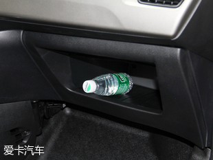 标致3012016款1.6l自动尊崇版,中期改款大变样