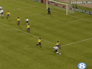 那些足坛精彩瞬间,梅西足球赛场上的搞笑瞬间