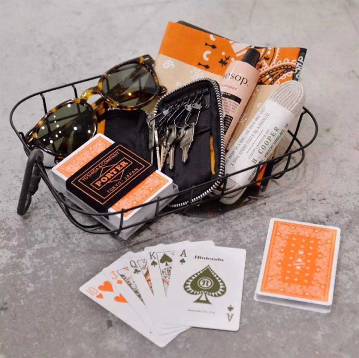 不俗的人们最爱的PORTER除了制包水准一流，最近搞“副业”更是风生水起~