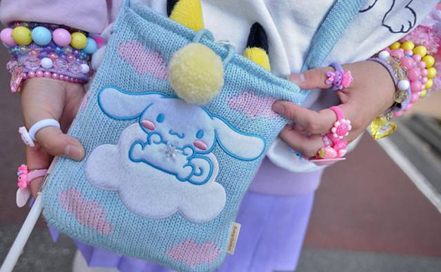 同事看到我就哈哈大笑,同事问我为什么对着屏幕发呆